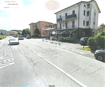 Foto Negozio in Via Riva Mario, Robbiate di 150 m² con 2 locali in vendita