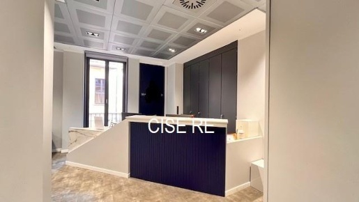 Foto Ufficio in VIA BORGONUOVO, Milano Brera di 410 m² con 12 locali