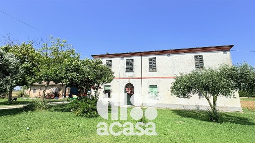 Foto Rustico in Via Ravegnana, Ravenna Roncalceci - Longana di 450 m²
