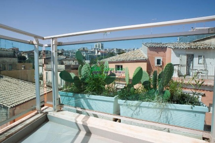 Foto Hotel a Ragusa Centro di 286 m² con 9 locali in vendita