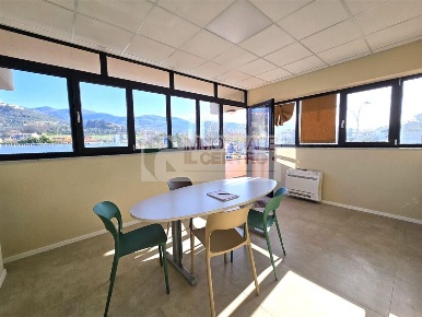 Foto Ufficio a Castelnuovo Magra di 80 m² con 5 locali in vendita