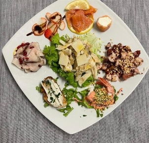 Foto Ristorante a Ravenna Marina di Ravenna di 350 m² con 6 locali