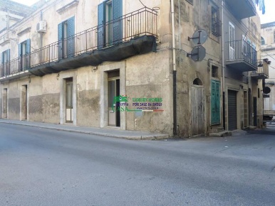 Foto Locale commerciale a Scicli Centro di 25 m² con 2 locali in vendita
