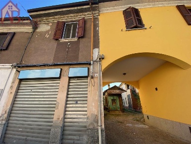 Foto Case semi ndipendenti a Borgo San Siro di 130 m² con 3 locali