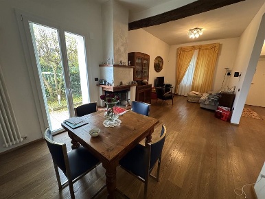 Foto Case semi ndipendenti a Ravenna di 180 m² con 5 locali in vendita