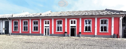 Foto Ufficio in Via Cimabue, Besana in Brianza Centro di 620 m² in vendita