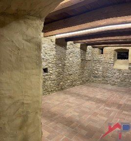 Foto Magazzino a Caprino Bergamasco Caprino di 90 m² con 3 locali