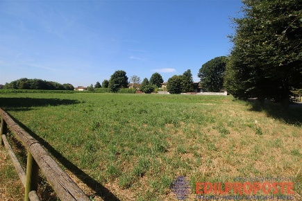 Foto Terreno edificabile a Lazzate di 5964 m² in vendita