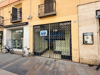 Foto Negozio in CORSO MAZZINI, Faenza di 81 m² con 4 locali in affitto