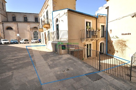 Foto Locale commerciale in PIAZZA CHIARAMONTE, Ragusa Ibla di 75 m²