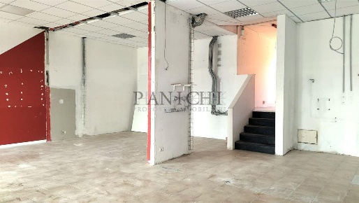 Foto Negozio a Asciano di 80 m² con 2 locali in vendita