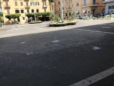 Foto Negozio in Piazza Cavour, Agrigento di 99 m² con 6 locali in affitto