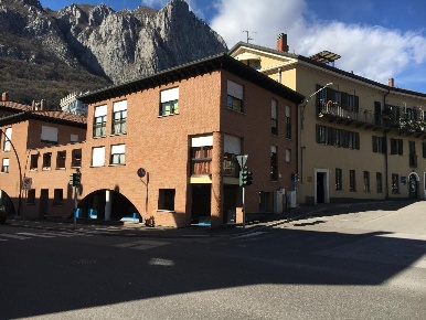 Foto Negozio in Via oslavia, Lecco San Giovanni di 185 m² con 1 locali