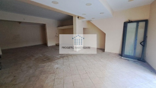 Foto Negozio in VIA PIETRO NOVELLI, Siracusa Tica - Zecchino di 70 m²