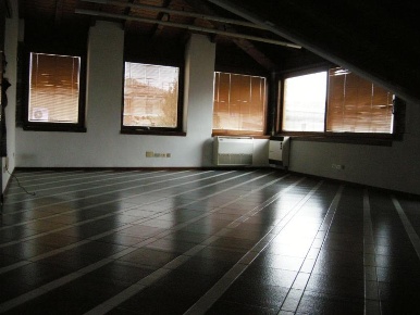 Foto Ufficio a Desenzano del Garda Centro Storico di 90 m² con 2 locali