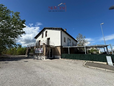 Foto Laboratorio in Via Argine San Paolo, Massa Lombarda di 201 m²