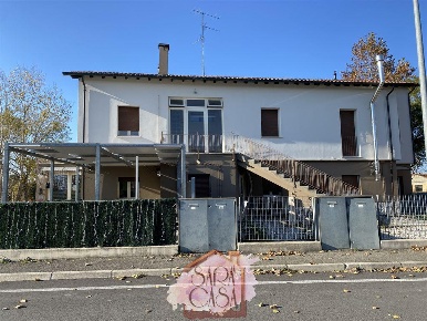 Foto Laboratorio in Via Argine San Paolo, Massa Lombarda di 201 m²
