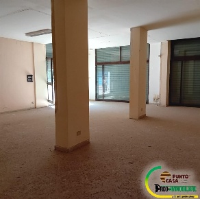 Foto Negozio in Via Aurelio Francesco Di bella, Palermo Calatafimi Alta