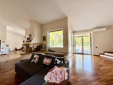 Foto Casa indipendente a Castel San Pietro Terme Picchio di 372 m²