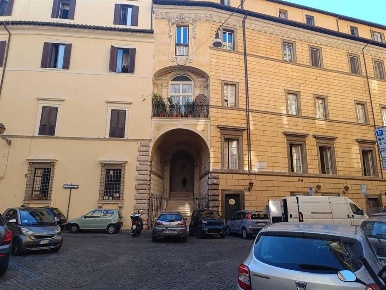 Foto Locale commerciale a Roma di 250 m² con 4 locali in affitto