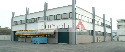 Foto Ufficio a Caponago di 153 m² con 1 locali in affitto