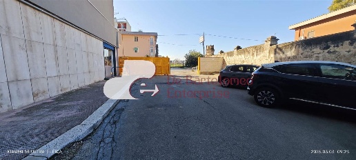 Foto Magazzino in Via Pietro Oreste, Bari Libertà di 523 m² con 1 locali