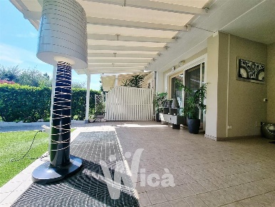 Foto Villa a schiera a Cervia di 233 m² con 4 locali in vendita