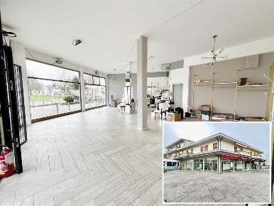 Foto Negozio in via samaritani, Alfonsine Centro di 155 m² con 3 locali