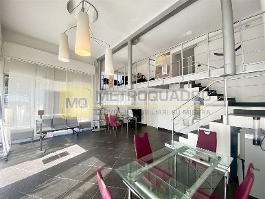 Foto Negozio in corso promessi sposi, Lecco Caleotto di 170 m² con 4 locali