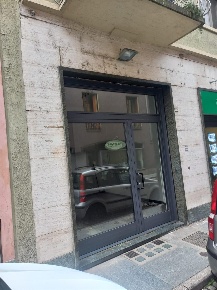 Foto Negozio in VIA BROFFERIO, Asti Centro Storico di 45 m² con 2 locali