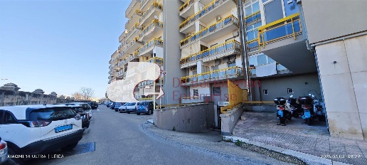 Foto Locale commerciale in via Napoli, Bari San Girolamo di 132 m²