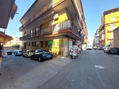 Foto Locale commerciale a Gela di 414 m² in vendita