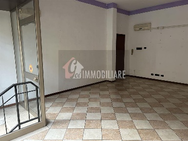 Foto Negozio in via formis, Casalmaggiore Centro di 50 m² con 2 locali