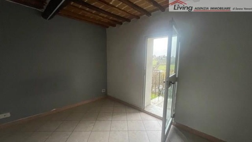 Foto Locale commerciale a Siena di 40 m² con 2 locali in vendita