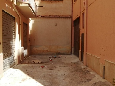 Foto Magazzino in Via De Nicola, Termini Imerese Centro di 50 m² in vendita