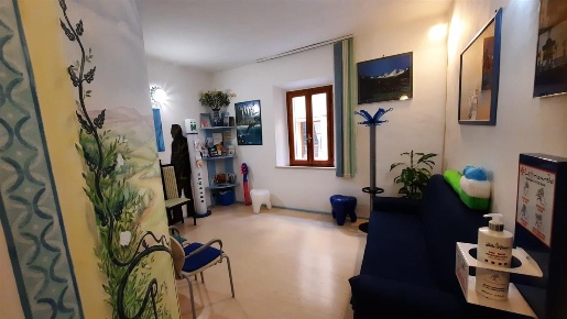 Foto Ufficio a Castelnuovo Berardenga Centro di 102 m² con 5 locali