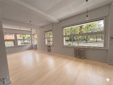 Foto Ufficio in VIA GIULIANOVA, Milano Moscova di 100 m² con 4 locali