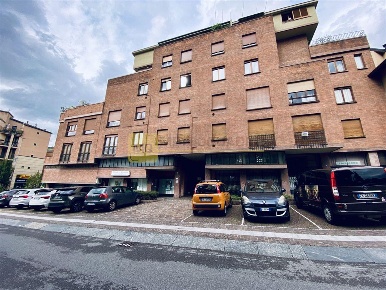 Foto Appartamento in Corso Giacomo Matteotti, Lecco Castello di 145 m²