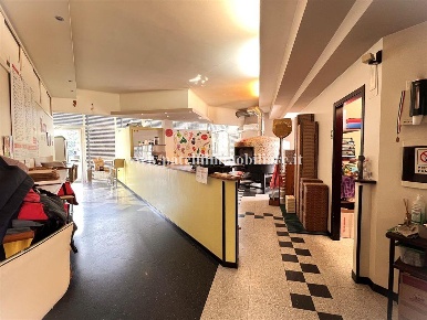 Foto Negozio in antonio seghezzi, Gazzaniga Centro di 105 m² con 1 locali