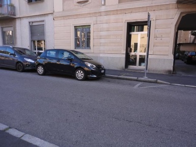 Foto Locale commerciale a Busto Arsizio di 700 m² in vendita