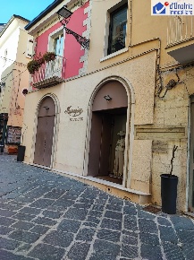Foto Locale commerciale in VIA CANNAVINA, Campobasso Centro Storico