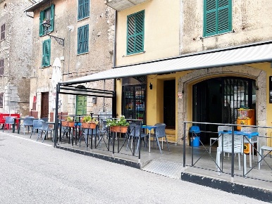 Foto Negozio in Corso Umberto I, Acuto di 106 m² con 5 locali in vendita