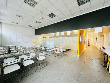 Foto Ufficio in via strecciola, Malgrate di 200 m² con 4 locali in affitto