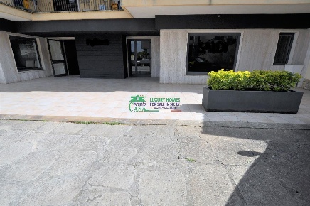 Foto Locale commerciale a Ragusa San Luigi - Archimede di 300 m² in vendita