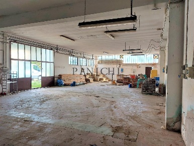 Foto Laboratorio a Asciano di 240 m² con 1 locali in vendita