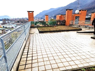 Foto Ufficio in via statale, Garlate di 117 m² con 4 locali in vendita