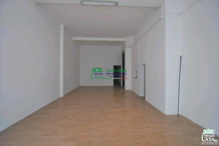 Foto Locale commerciale a Ragusa Centro di 125 m² con 3 locali in vendita