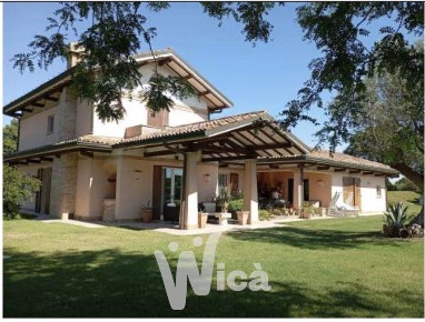 Foto Villa unifamiliare in Via Lunga, Bertinoro di 298 m² in vendita