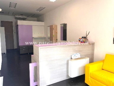 Foto Negozio in Via Rossini, Bergamo Longuelo di 50 m² in vendita