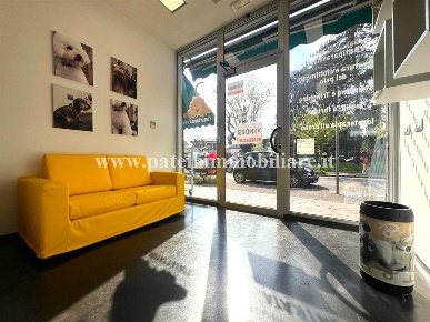 Foto Negozio in Via Rossini, Bergamo Longuelo di 50 m² in vendita